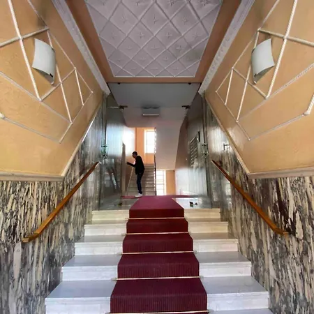 Maison 99 *